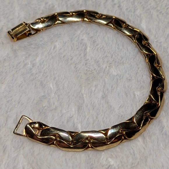 Vintage Goldtone Interlocking Link 7"  Bracelet - Picture 10 of 10
